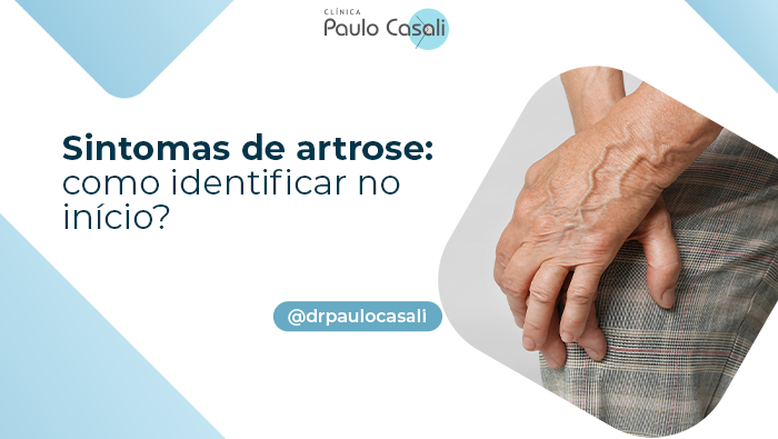 Close de mãos de pessoa idosa apoiadas sobre o joelho, representando dores articulares e sintomas de artrose.